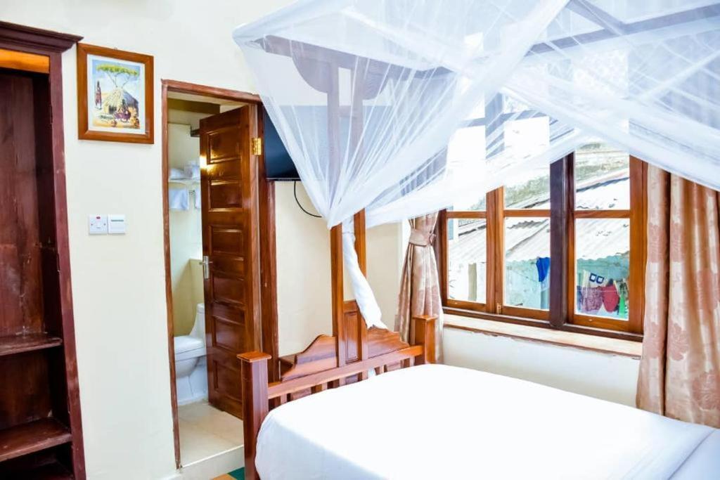 Red Sun Lodge Kokoni Ngambo Exterior photo